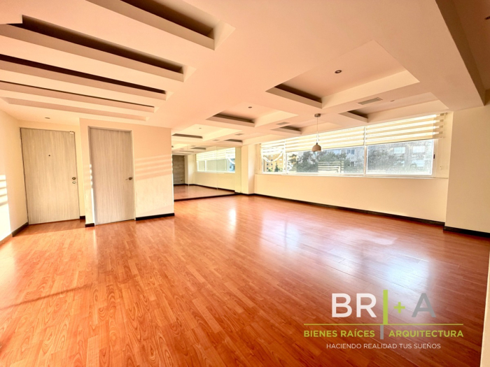 departamento renta con balcón en villa florence