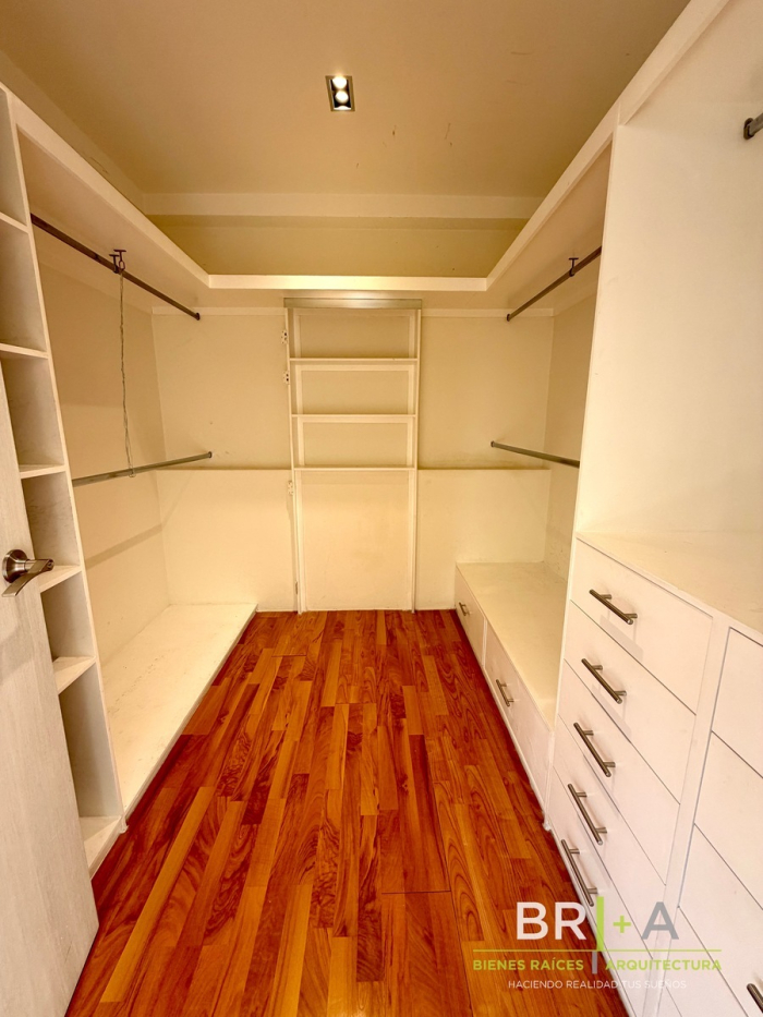 Departamento Renta Con Balcón En Villa Florence