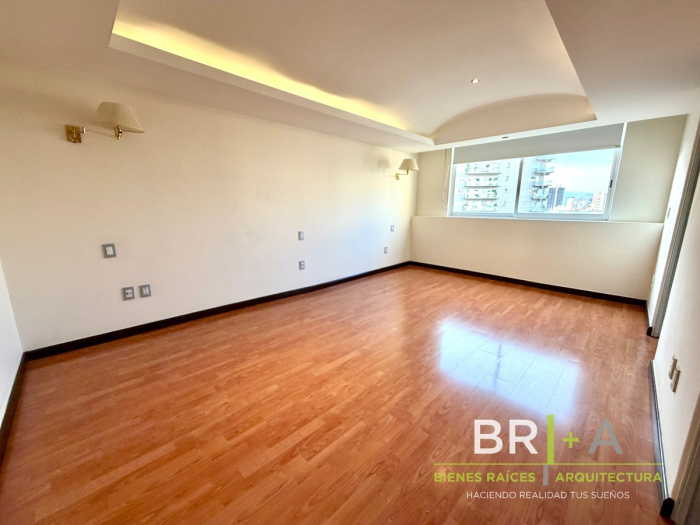 Departamento Renta Con Balcón En Villa Florence