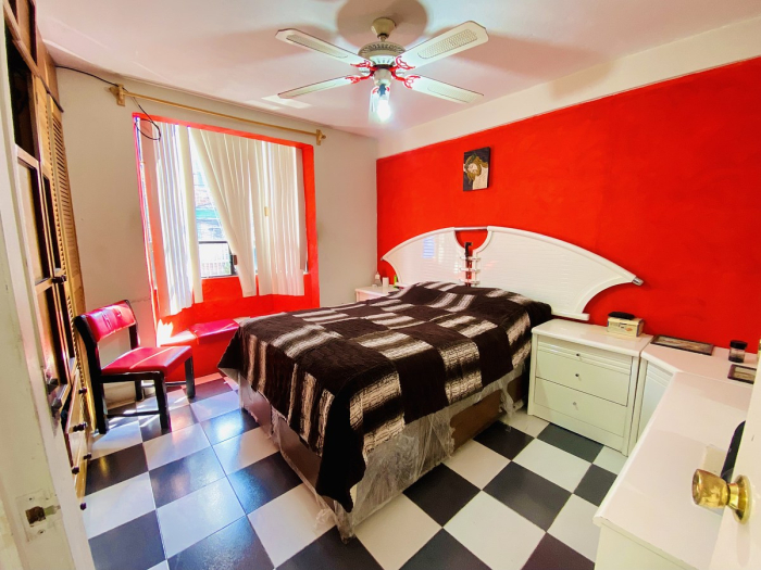 Casa En Venta, Con Departamento Independiente Incluido, En Gustavo A. Madero