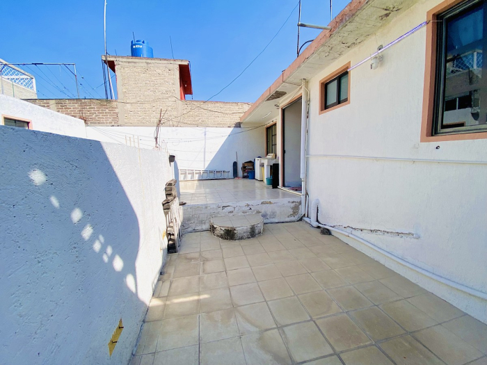 Casa En Venta, Con Departamento Independiente Incluido, En Gustavo A. Madero