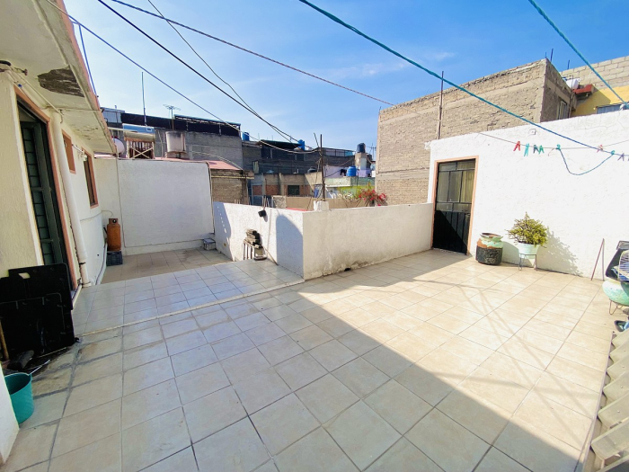 Casa En Venta, Con Departamento Independiente Incluido, En Gustavo A. Madero