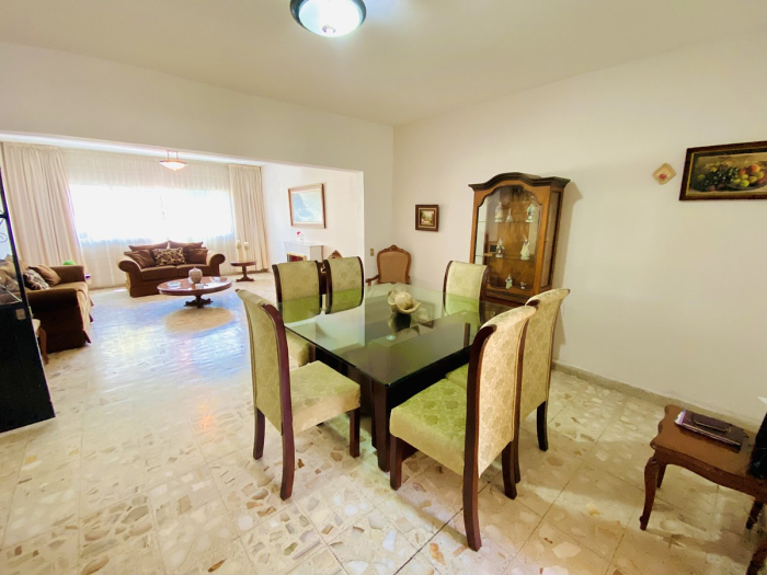 Casa En Venta, Con Departamento Independiente Incluido, En Gustavo A. Madero