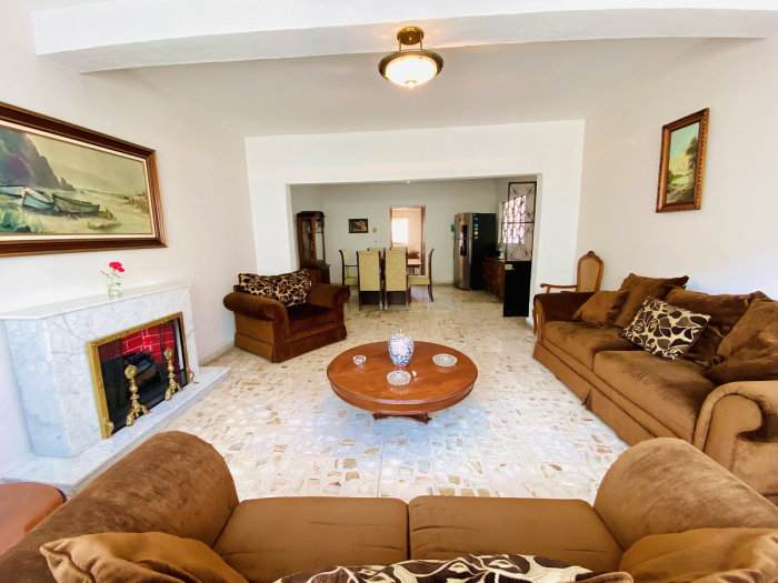 Casa En Venta, Con Departamento Independiente Incluido, En Gustavo A. Madero