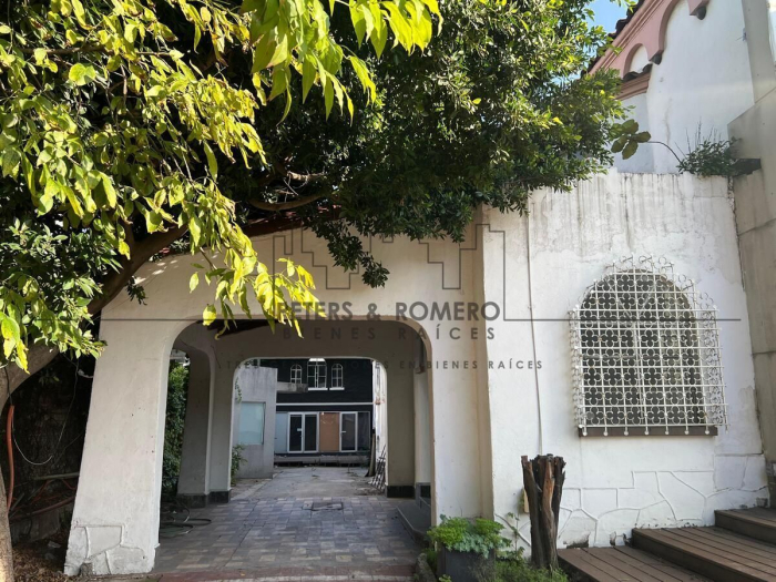 casa con uso comercial limitado en paseo de la reforma