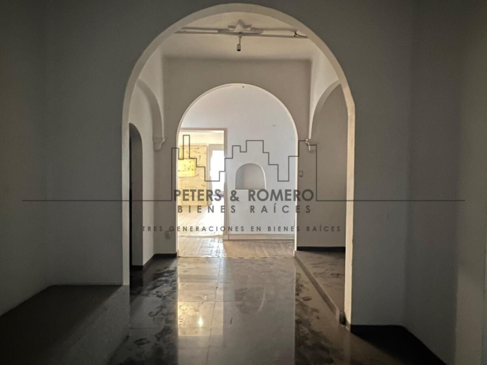 casa con uso comercial limitado en paseo de la reforma