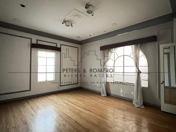 casa con uso comercial limitado en paseo de la reforma