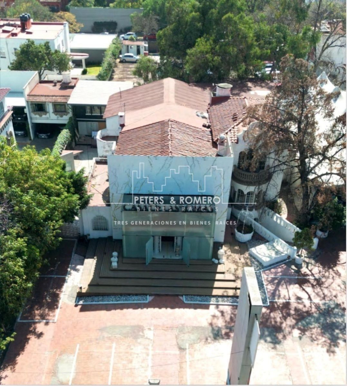 casa con uso comercial limitado en paseo de la reforma
