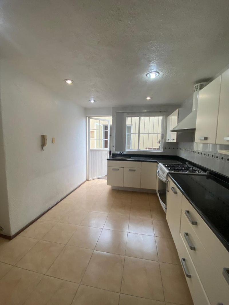 SE RENTA CASA EN REAL SAN MATEO NAUCALPAN ESTADO DE MEXICO