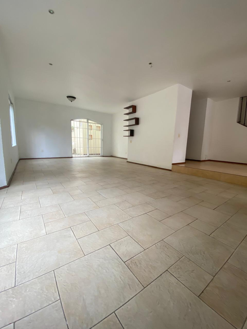 SE RENTA CASA EN REAL SAN MATEO NAUCALPAN ESTADO DE MEXICO