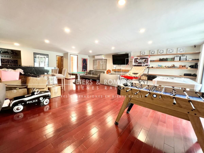 Residencia en Venta en Bosques de las Lomas