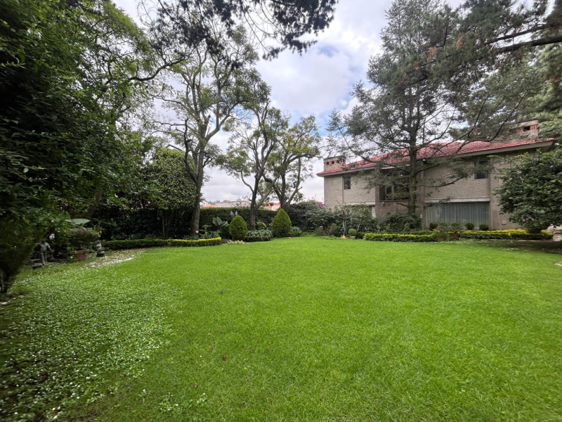 CASA EN PRIVADA EN VENTA - LA LOMA - BOSQUES-LOMAS 