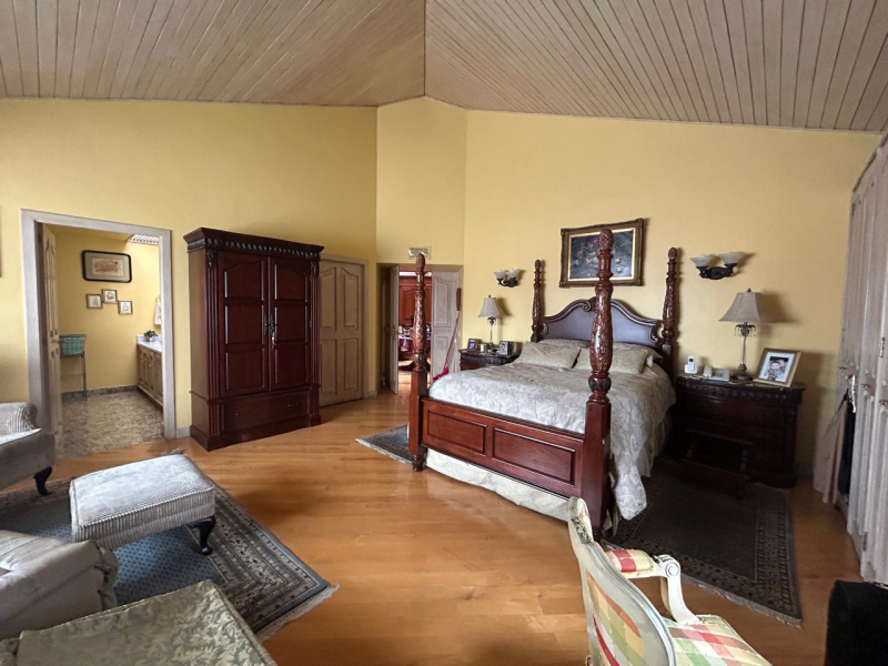 CASA EN PRIVADA EN VENTA - LA LOMA - BOSQUES-LOMAS 