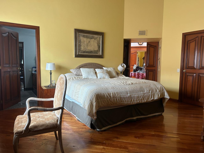 CASA EN PRIVADA EN VENTA - LA LOMA - BOSQUES-LOMAS 