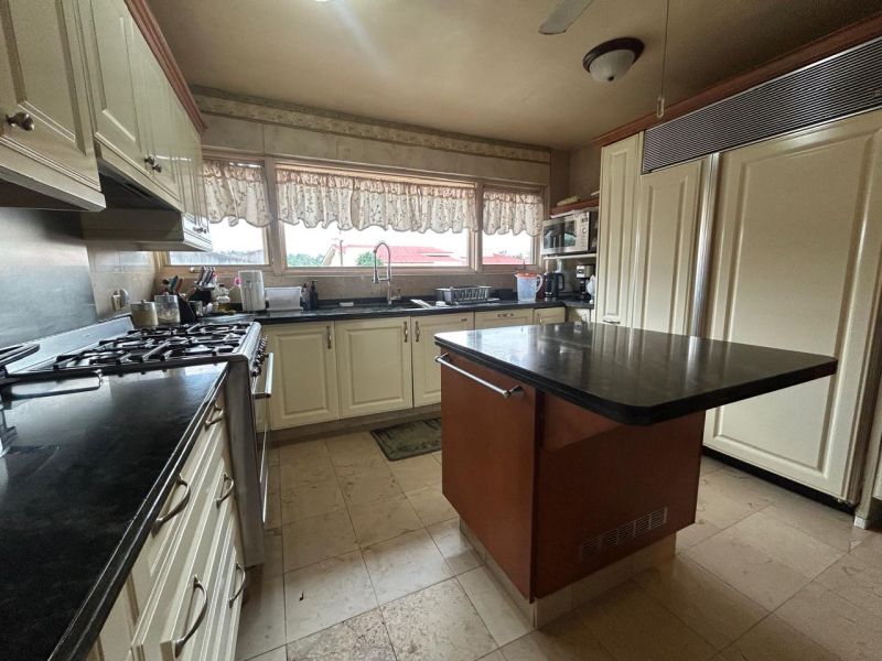 CASA EN PRIVADA EN VENTA - LA LOMA - BOSQUES-LOMAS 