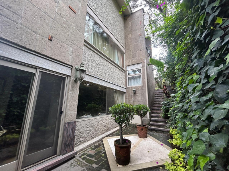 CASA EN PRIVADA EN VENTA - LA LOMA - BOSQUES-LOMAS 