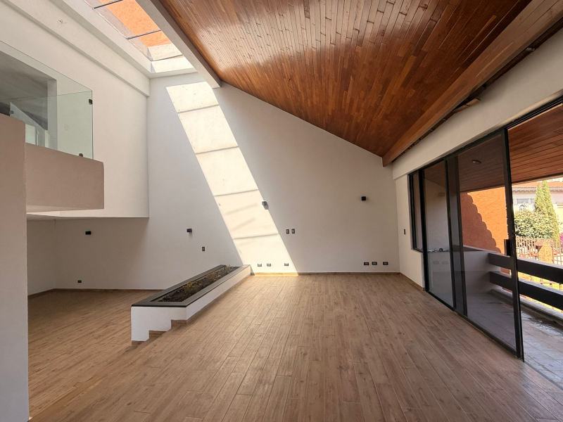 VENTA CASA PASEO DE LOS LAURELES