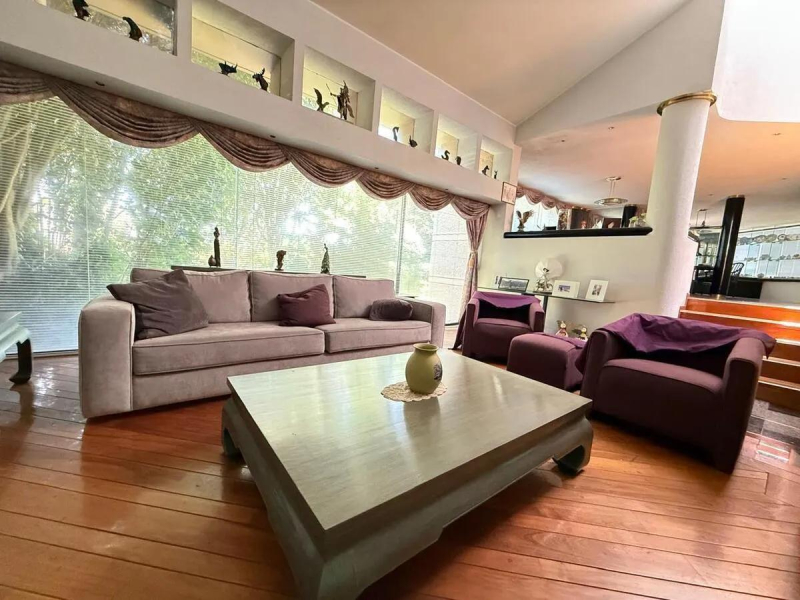 CASA EN VENTA EN PRIVADA TOTALMENTE REMODELADA - AV. CLUB DE GOLF - PLACET -INTERLOMAS