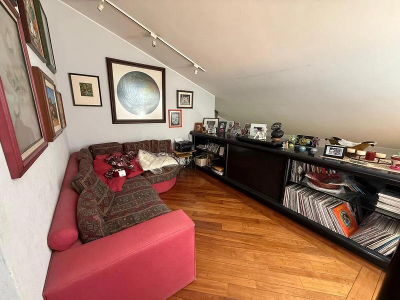 CASA EN VENTA EN PRIVADA TOTALMENTE REMODELADA - AV. CLUB DE GOLF - PLACET -INTERLOMAS