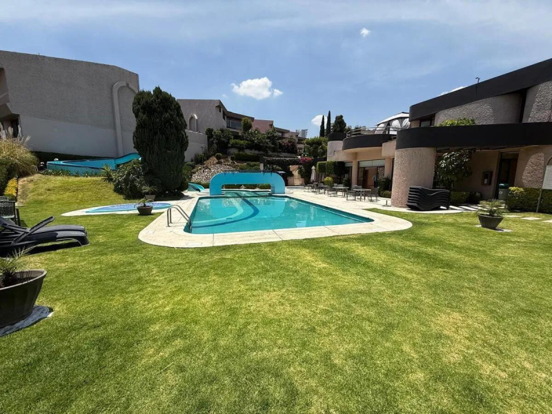 CASA EN VENTA EN PRIVADA TOTALMENTE REMODELADA - AV. CLUB DE GOLF - PLACET -INTERLOMAS