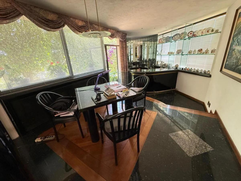 CASA EN VENTA EN PRIVADA TOTALMENTE REMODELADA - AV. CLUB DE GOLF - PLACET -INTERLOMAS