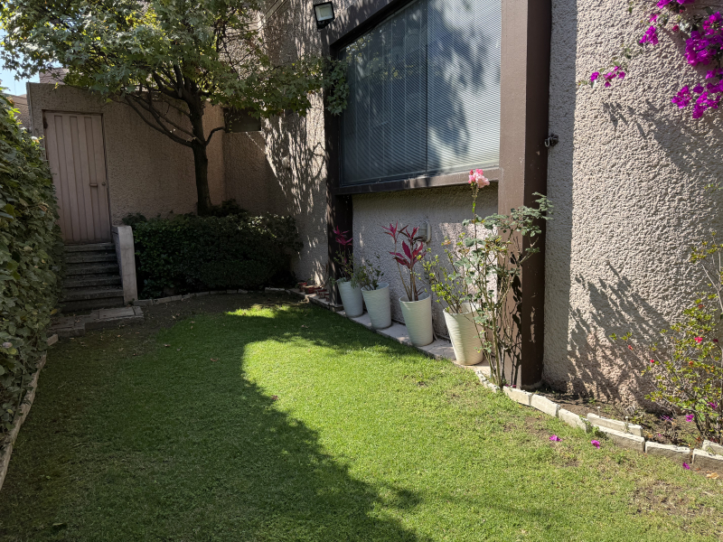 CASA EN VENTA EN PRIVADA TOTALMENTE REMODELADA - AV. CLUB DE GOLF - PLACET -INTERLOMAS