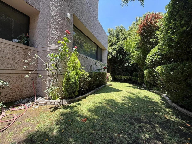 CASA EN VENTA EN PRIVADA TOTALMENTE REMODELADA - AV. CLUB DE GOLF - PLACET -INTERLOMAS