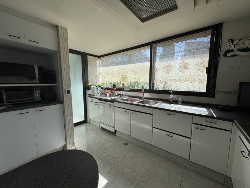 CASA EN VENTA EN PRIVADA TOTALMENTE REMODELADA - AV. CLUB DE GOLF - PLACET -INTERLOMAS