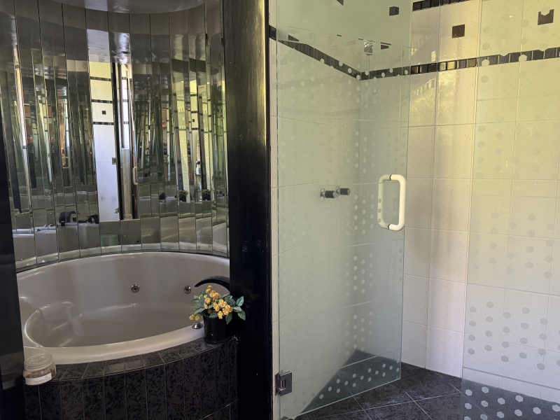 CASA EN VENTA EN PRIVADA TOTALMENTE REMODELADA - AV. CLUB DE GOLF - PLACET -INTERLOMAS