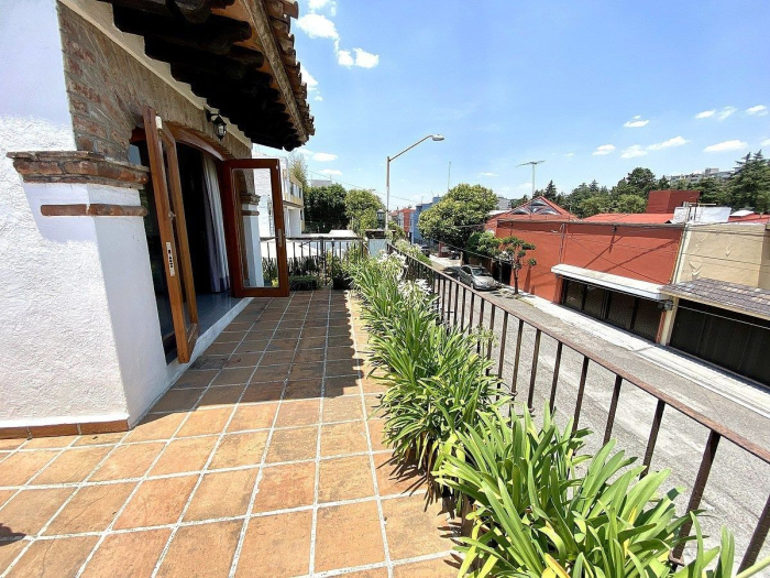 Renta Casa En Lomas Hipodromo. Amueblada O Semi Amueblada