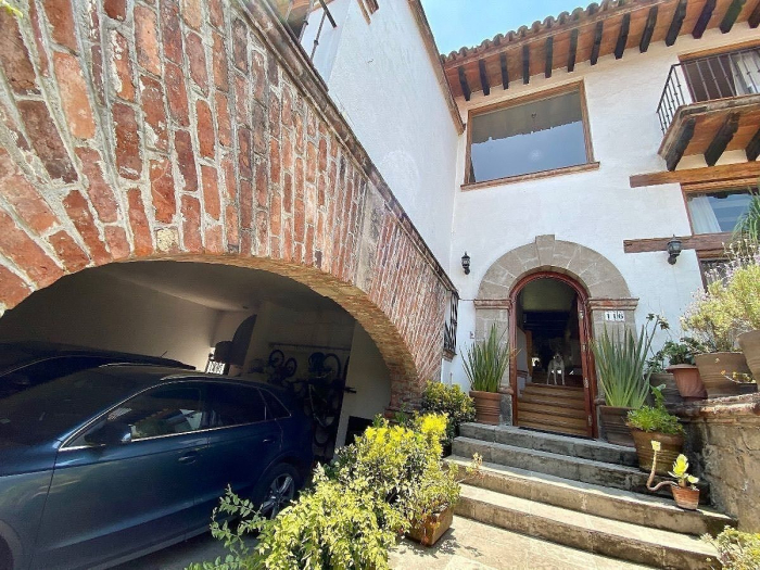 Renta Casa En Lomas Hipodromo. Amueblada O Semi Amueblada