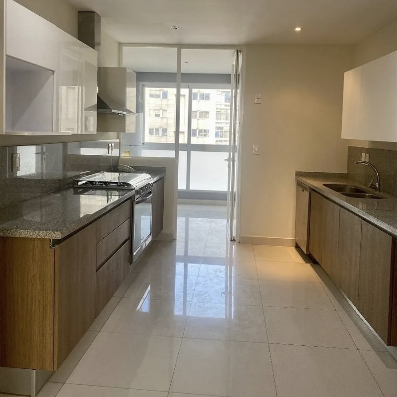 Departamento Con Balcón En Santa Fe 