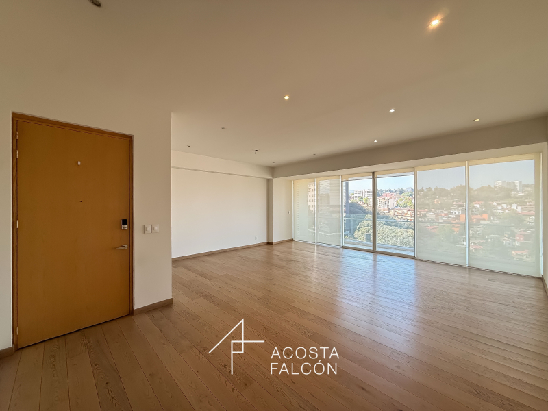 Departamento Con Balcón En Santa Fe 