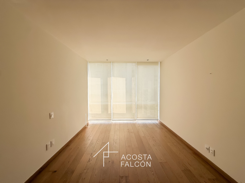 Departamento Con Balcón En Santa Fe 