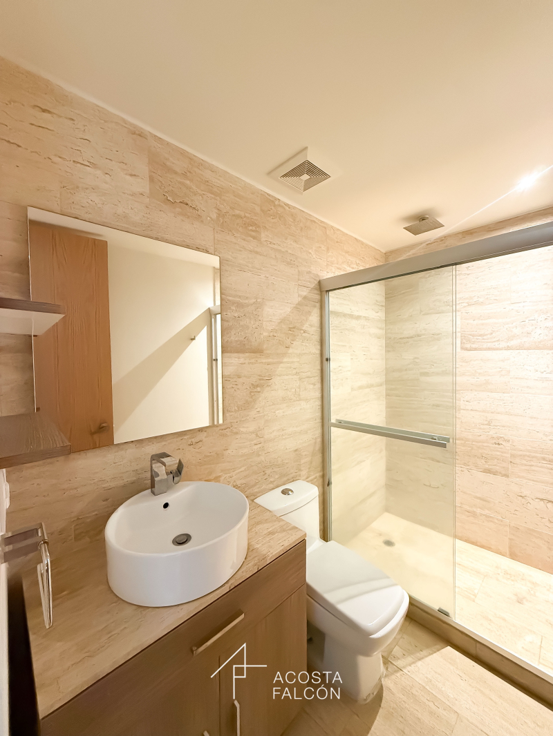 Departamento Con Balcón En Santa Fe 