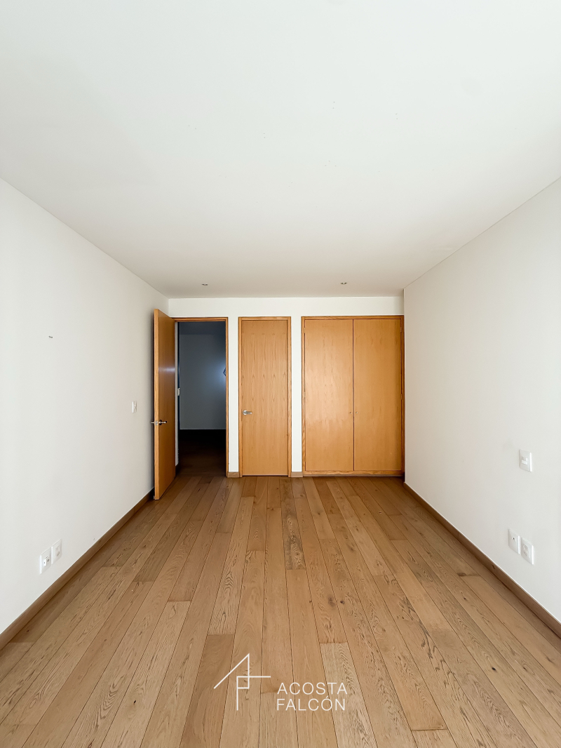 Departamento Con Balcón En Santa Fe 