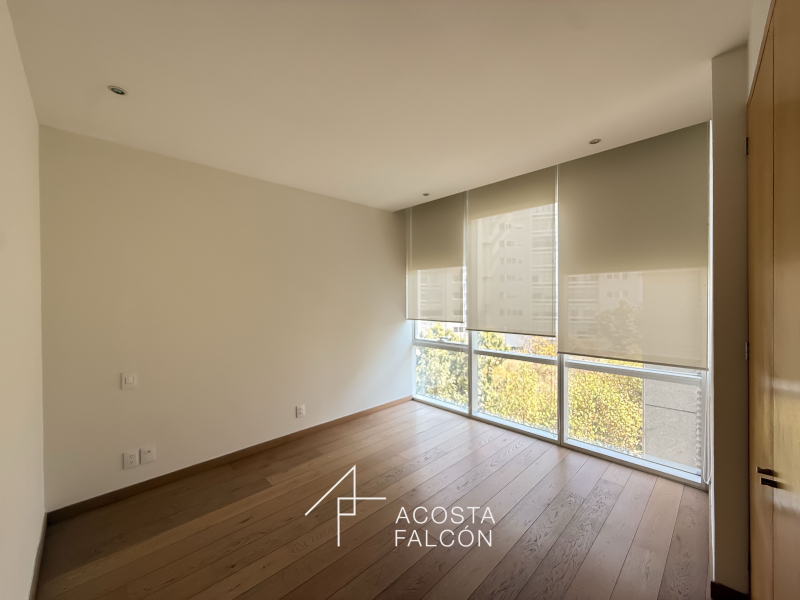 Departamento Con Balcón En Santa Fe 