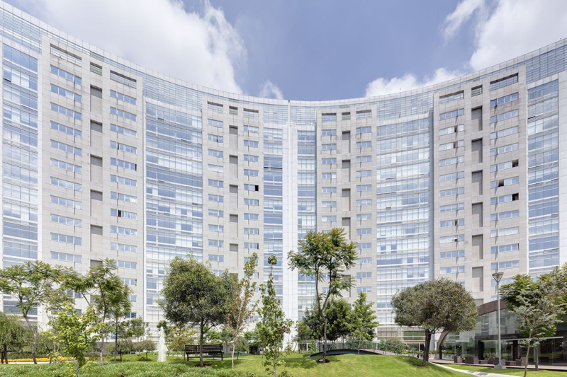 Departamento Con Balcón En Santa Fe 