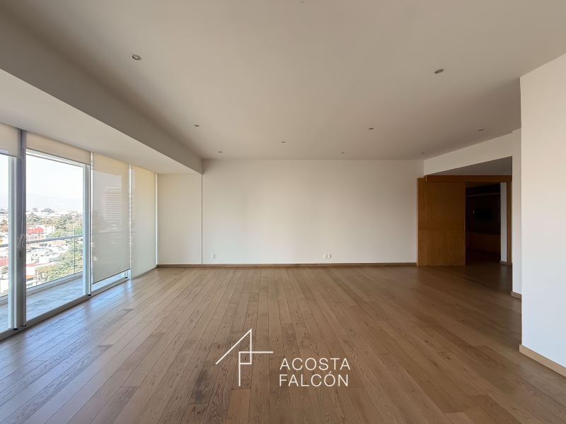 Departamento Con Balcón En Santa Fe 