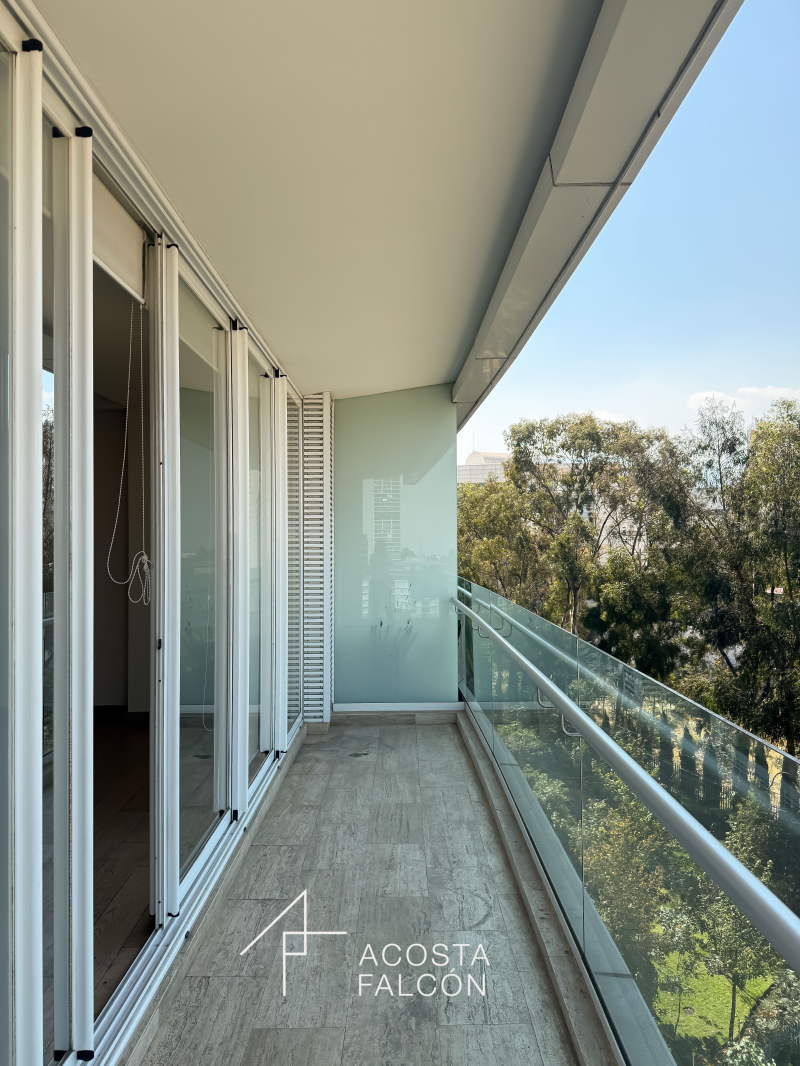 Departamento Con Balcón En Santa Fe 