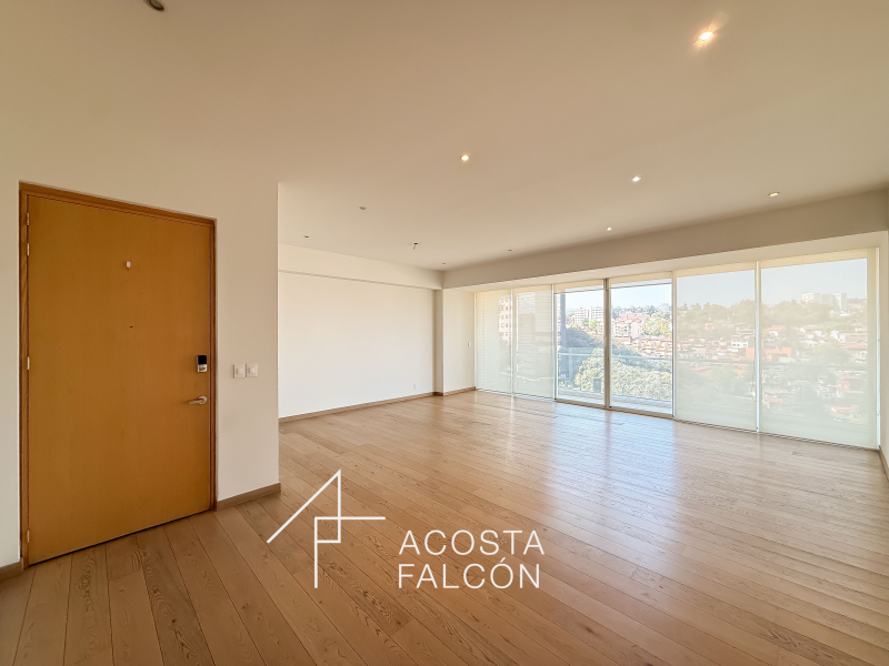 Departamento Con Balcón En Santa Fe 