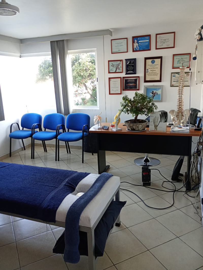 Venta De Casa Con Jardín Y Uso De Suelo Mixto