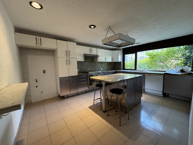 CASA EN VENTA EN PRIVADA PARA ACTUALIZAR-LA LOMA-AHUEHUETES SUR-RIVERA DE CUPIA-BOSQUES DE LAS LOMAS-LOMAS DE CHAPULTEPEC 