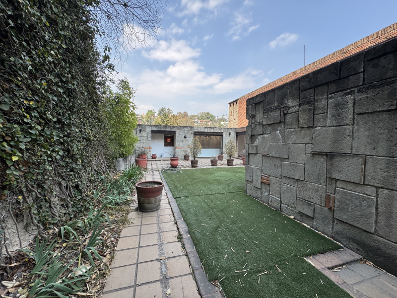 CASA EN VENTA EN PRIVADA PARA ACTUALIZAR-LA LOMA-AHUEHUETES SUR-RIVERA DE CUPIA-BOSQUES DE LAS LOMAS-LOMAS DE CHAPULTEPEC 