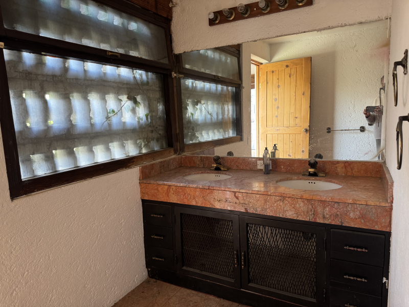 CASA EN VENTA EN PRIVADA PARA ACTUALIZAR-LA LOMA-AHUEHUETES SUR-RIVERA DE CUPIA-BOSQUES DE LAS LOMAS-LOMAS DE CHAPULTEPEC 