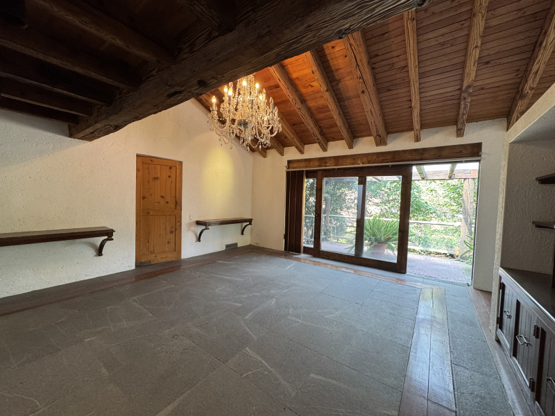 CASA EN VENTA EN PRIVADA PARA ACTUALIZAR-LA LOMA-AHUEHUETES SUR-RIVERA DE CUPIA-BOSQUES DE LAS LOMAS-LOMAS DE CHAPULTEPEC 