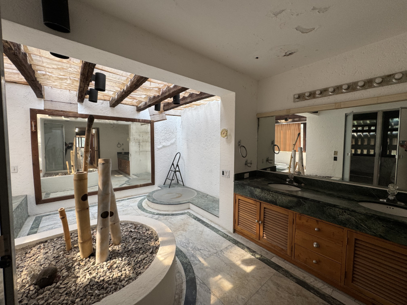 CASA EN VENTA EN PRIVADA PARA ACTUALIZAR-LA LOMA-AHUEHUETES SUR-RIVERA DE CUPIA-BOSQUES DE LAS LOMAS-LOMAS DE CHAPULTEPEC 