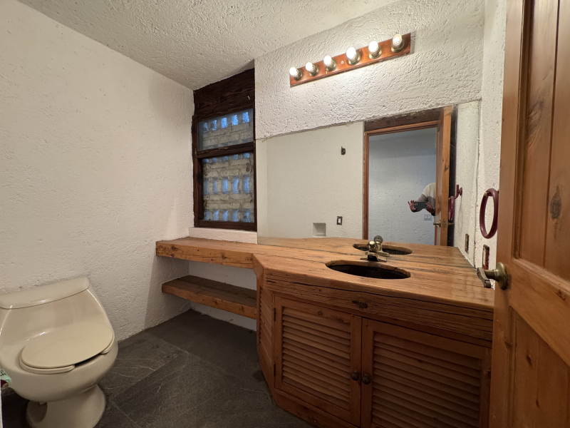 CASA EN VENTA EN PRIVADA PARA ACTUALIZAR-LA LOMA-AHUEHUETES SUR-RIVERA DE CUPIA-BOSQUES DE LAS LOMAS-LOMAS DE CHAPULTEPEC 