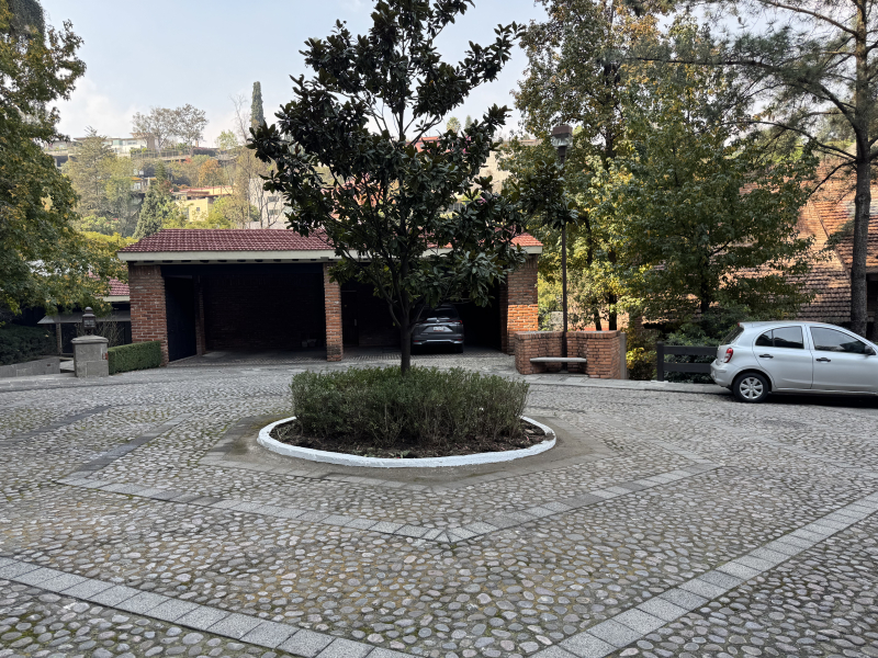 CASA EN VENTA EN PRIVADA PARA ACTUALIZAR-LA LOMA-AHUEHUETES SUR-RIVERA DE CUPIA-BOSQUES DE LAS LOMAS-LOMAS DE CHAPULTEPEC 