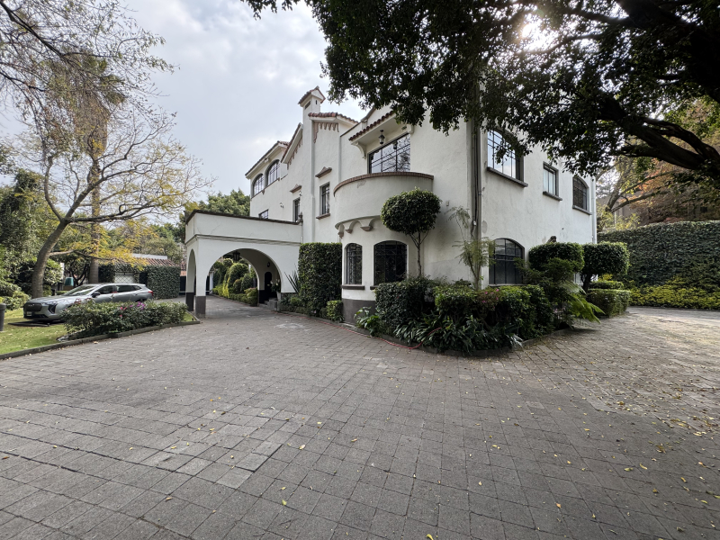 imponete casa en venta con uso de suelo - reforma - lomas de chapultepec 